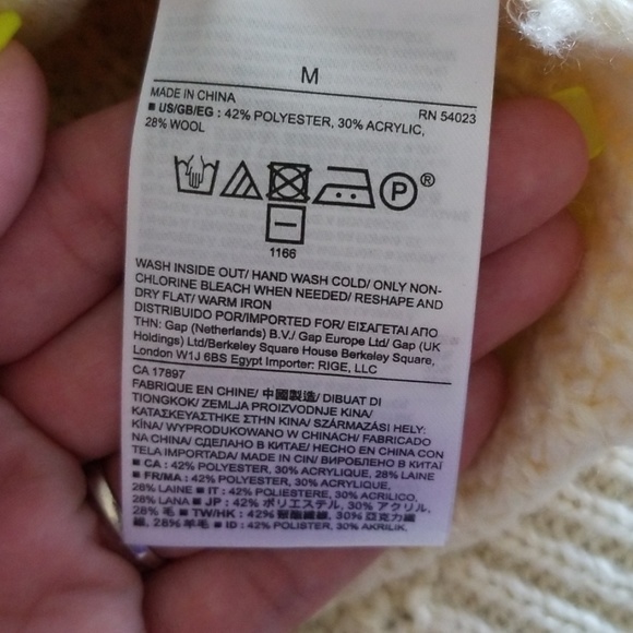 Banana Republic Italian yarn sweater - Picture 4 of 4